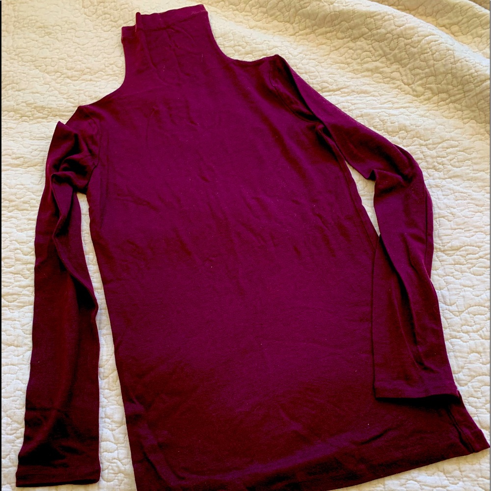 NWOT Club Monaco slim turtleneck LG
